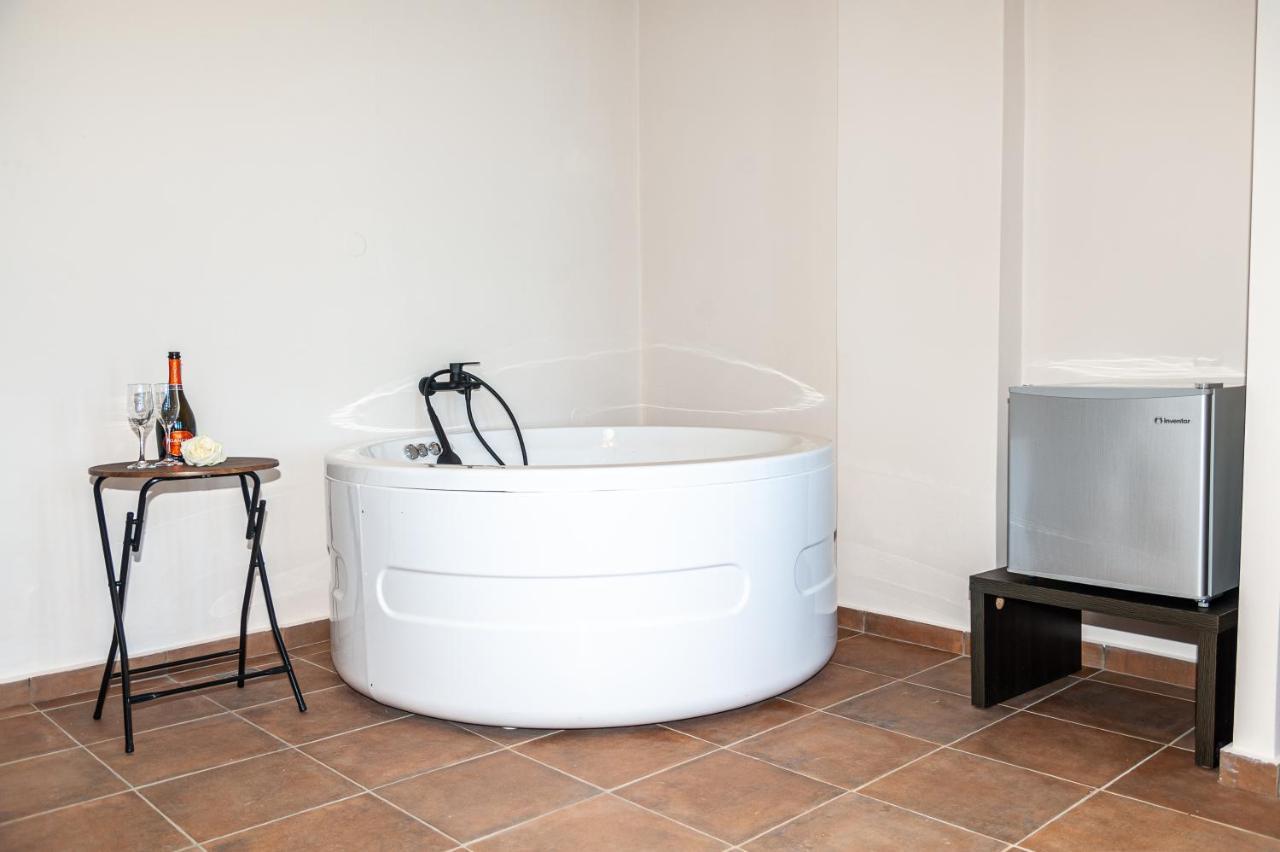 Endless Blue Suites Chania  Bagian luar foto